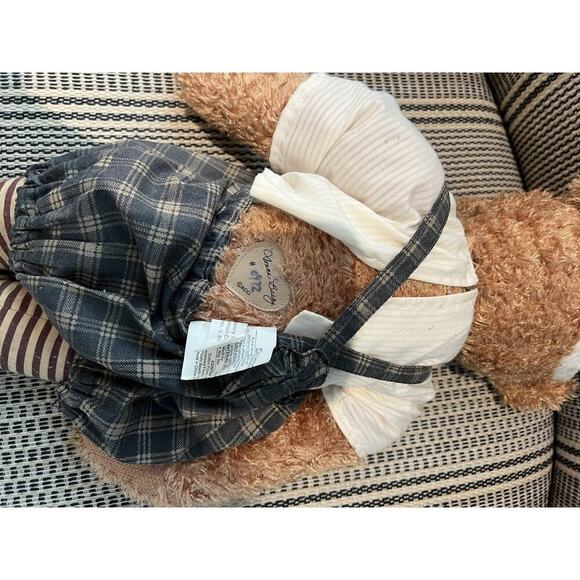 Roscoe 37779 by Donna Bobby – Gallery Teddy Bears – Ashton Drake - Picture 4 of 7